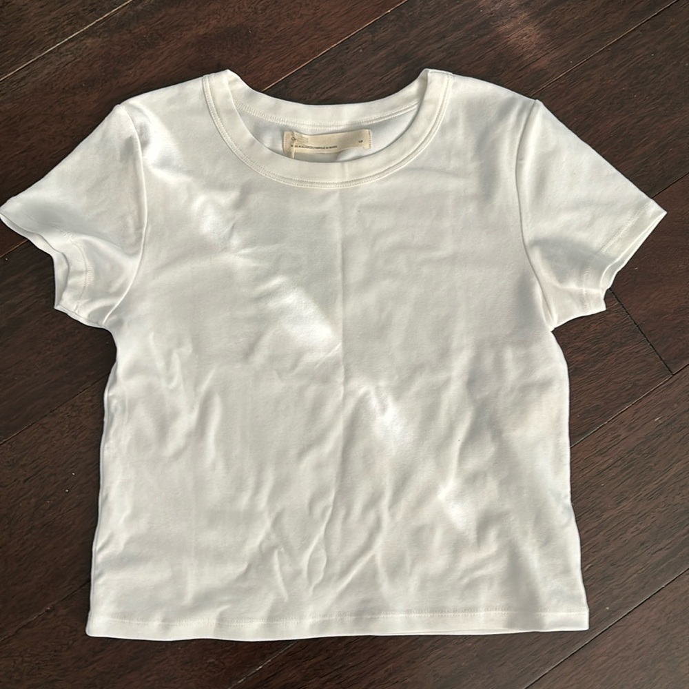 White crop tshirt